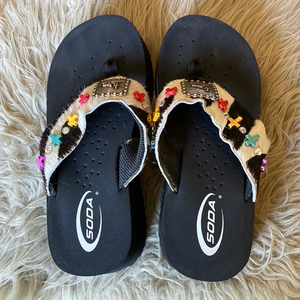 Soda sandals size 7/8